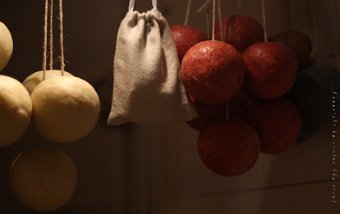 Seifenkugeln an der Schnur