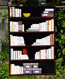 Bücherregal - dieses Bücherregal kann zum Umzug einfach zusammengelegt und weggepackt werden.  Maße: 168x107cm 